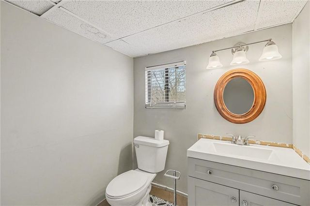 6706 NW Lawson Lane, Parkville, MO 64152