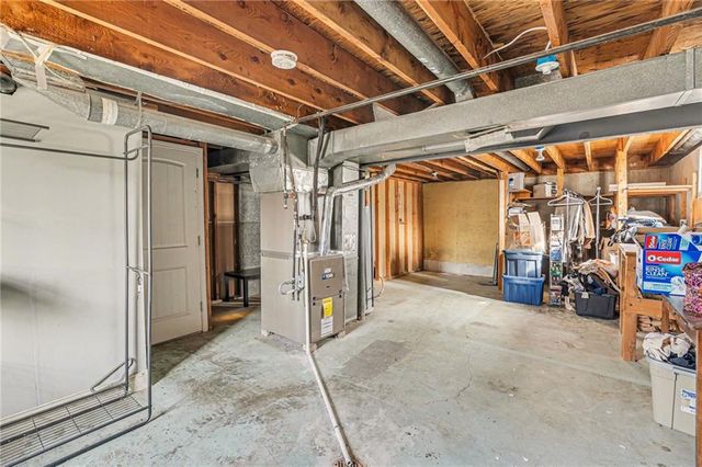 6706 NW Lawson Lane, Parkville, MO 64152