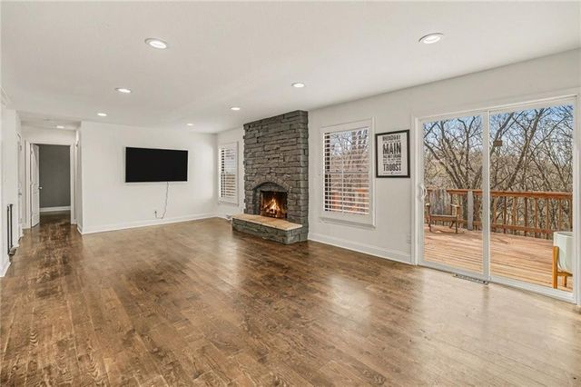 6706 NW Lawson Lane, Parkville, MO 64152