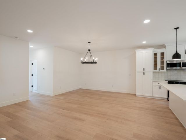 248 Queensbury Way, Spartanburg, SC 29302