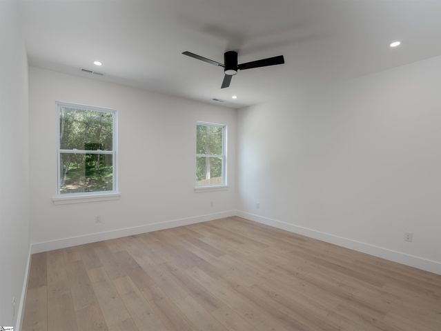 248 Queensbury Way, Spartanburg, SC 29302