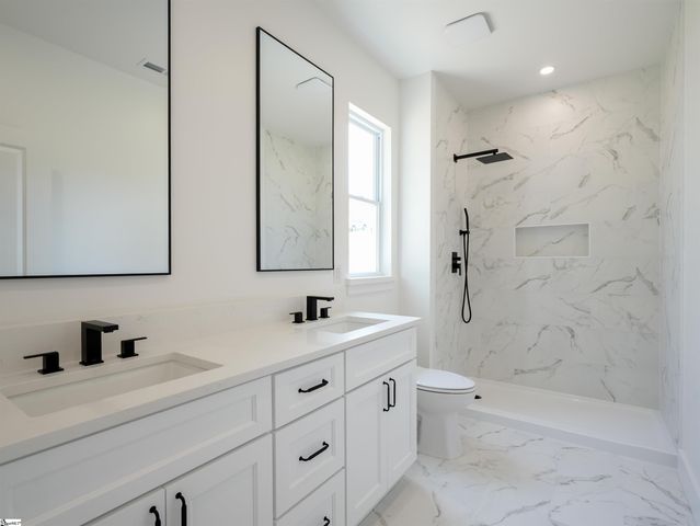 248 Queensbury Way, Spartanburg, SC 29302