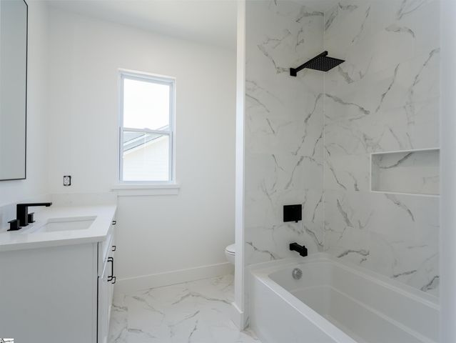 248 Queensbury Way, Spartanburg, SC 29302