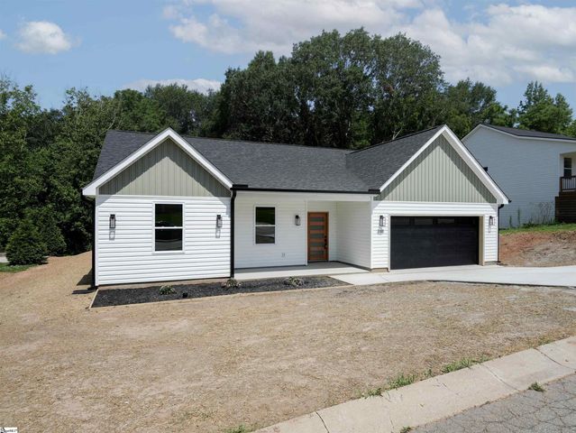 248 Queensbury Way, Spartanburg, SC 29302