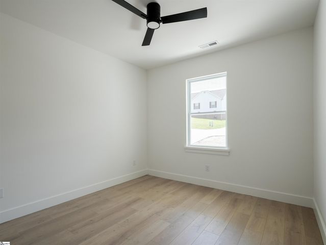 248 Queensbury Way, Spartanburg, SC 29302