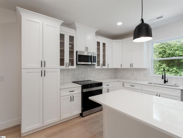 248 Queensbury Way, Spartanburg, SC 29302