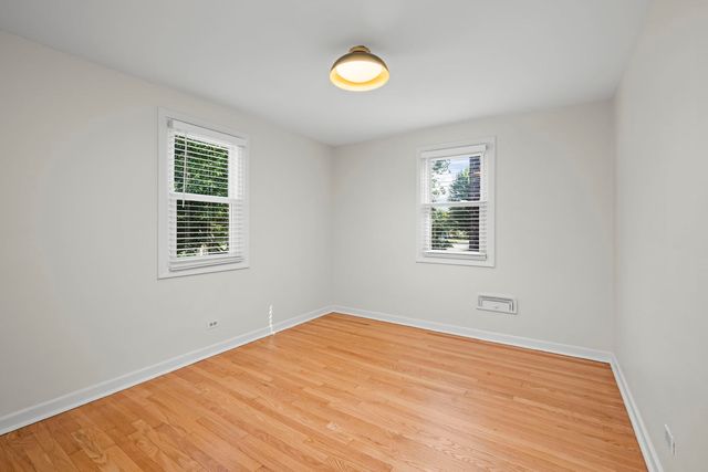 630 S Dryden Place, Arlington Heights, IL 60005