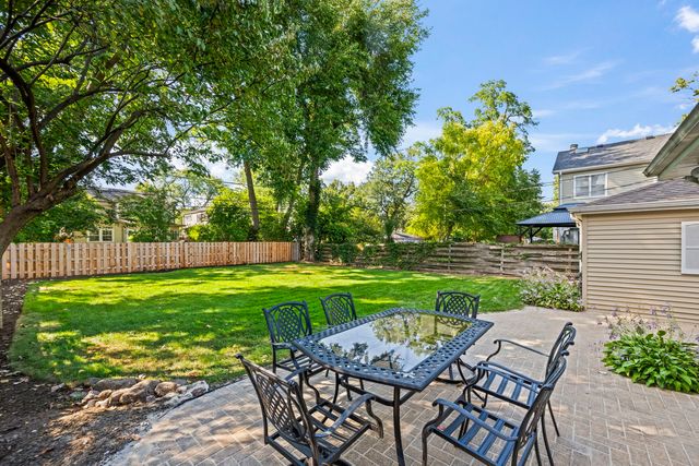 630 S Dryden Place, Arlington Heights, IL 60005