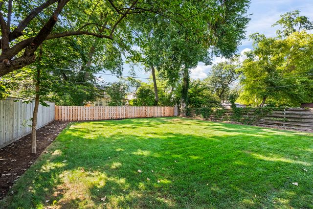 630 S Dryden Place, Arlington Heights, IL 60005