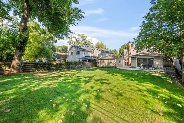 630 S Dryden Place, Arlington Heights, IL 60005