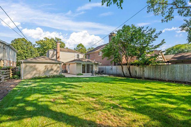 630 S Dryden Place, Arlington Heights, IL 60005