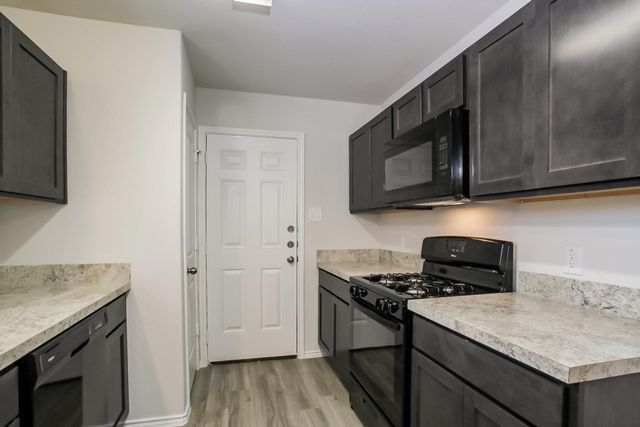 8723 Lar-Ree Oaks Circle, Houston, TX 77028