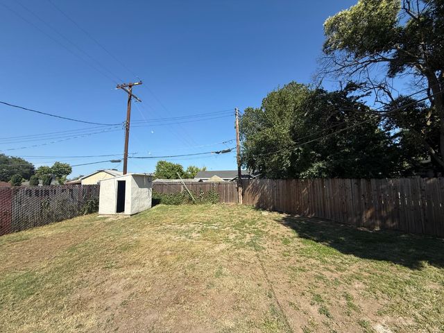 5710 Rosario Blvd, North Highlands, CA 95660