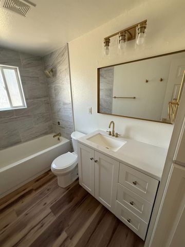 5710 Rosario Blvd, North Highlands, CA 95660