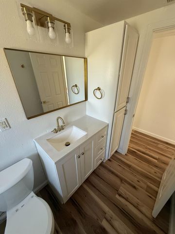 5710 Rosario Blvd, North Highlands, CA 95660