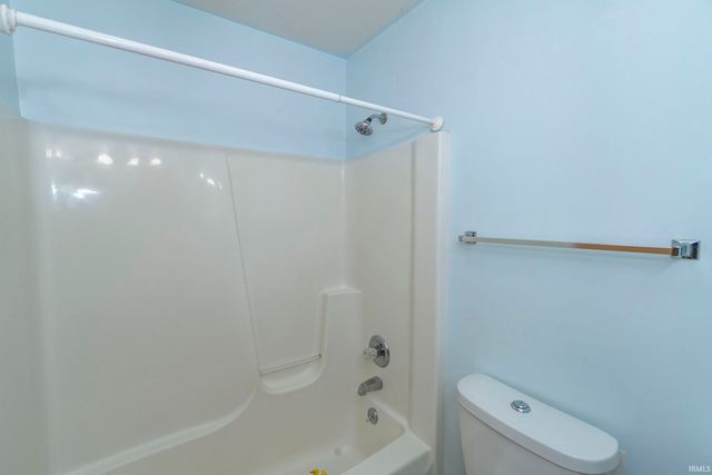 2611 Wynnewood Ct Court, Goshen, IN 46526
