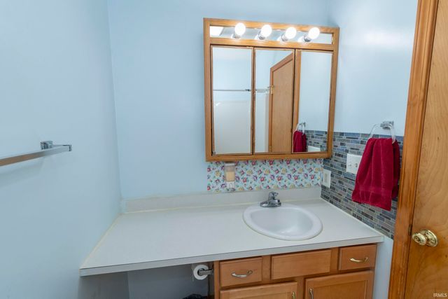2611 Wynnewood Ct Court, Goshen, IN 46526