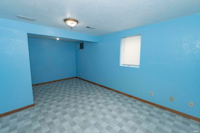 2611 Wynnewood Ct Court, Goshen, IN 46526
