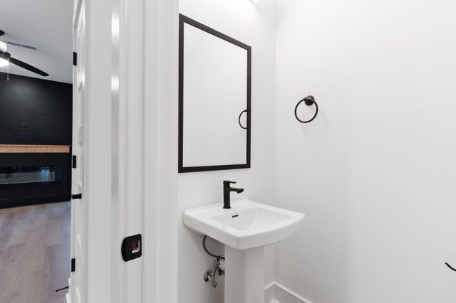 8 Dutch Drive, Clarksville, TN 37043