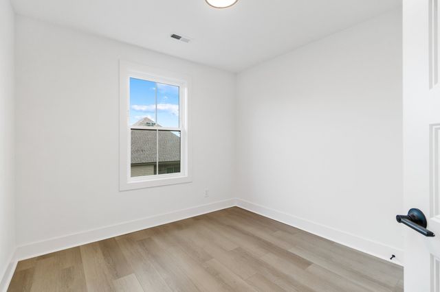 8 Dutch Drive, Clarksville, TN 37043