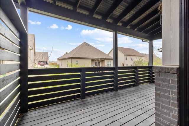 8 Dutch Drive, Clarksville, TN 37043