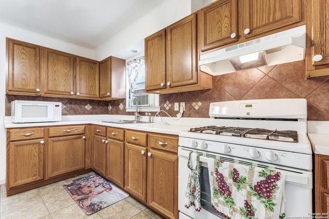 310 Chipinque, San Antonio, TX 78237