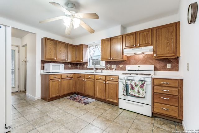 310 Chipinque, San Antonio, TX 78237