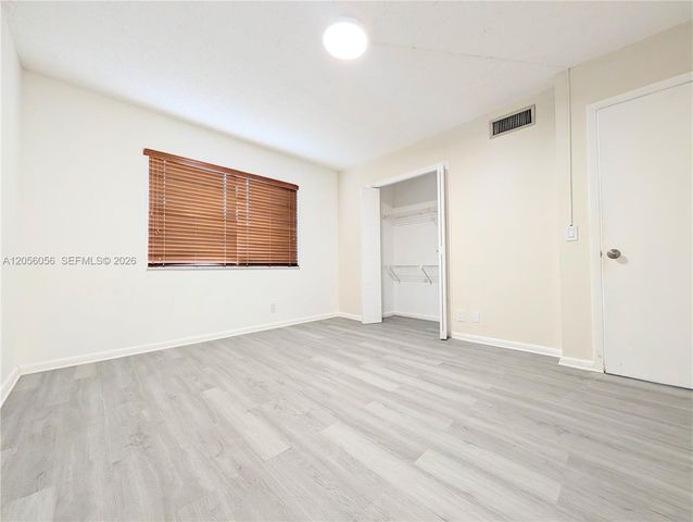 310 Lakeview Drive 105, Weston, FL 33326