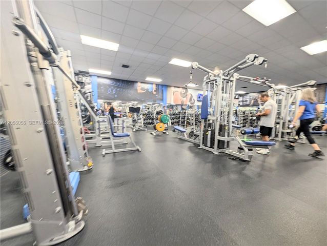 310 Lakeview Drive 105, Weston, FL 33326