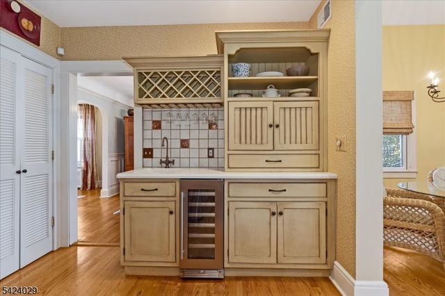 955 Summit Ave, Westfield Town, NJ 07090