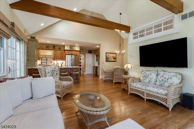 955 Summit Ave, Westfield Town, NJ 07090