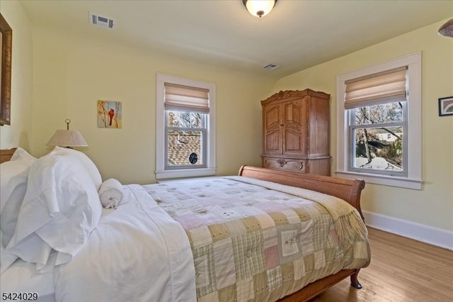 955 Summit Ave, Westfield Town, NJ 07090