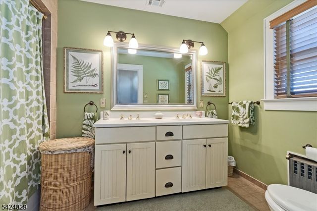 955 Summit Ave, Westfield Town, NJ 07090