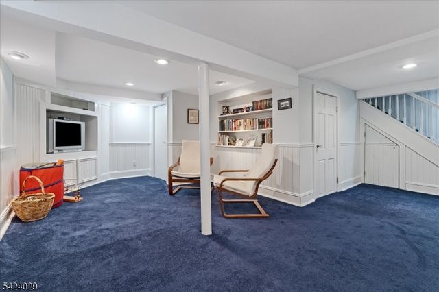 955 Summit Ave, Westfield Town, NJ 07090