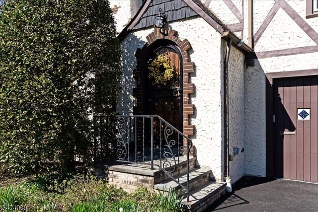 955 Summit Ave, Westfield Town, NJ 07090