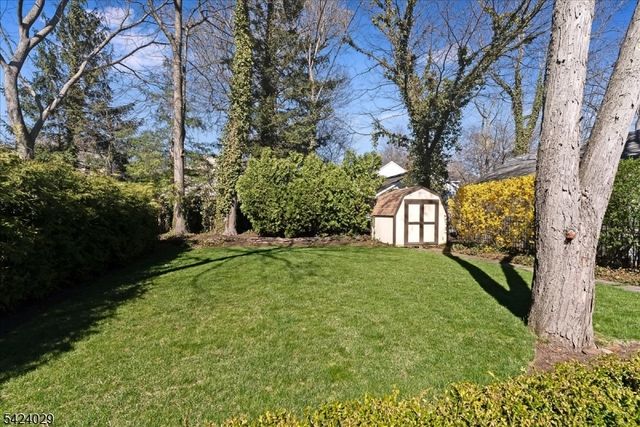 955 Summit Ave, Westfield Town, NJ 07090