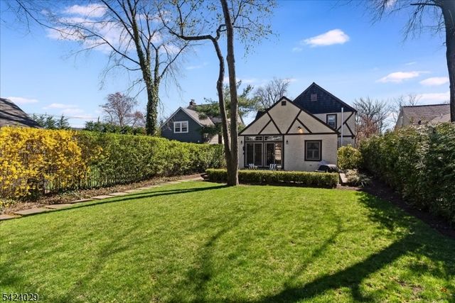 955 Summit Ave, Westfield Town, NJ 07090