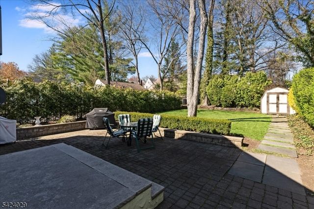 955 Summit Ave, Westfield Town, NJ 07090