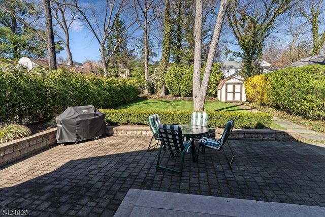 955 Summit Ave, Westfield Town, NJ 07090
