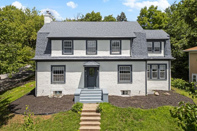 1200 E 9th Street, Davenport, IA 52803