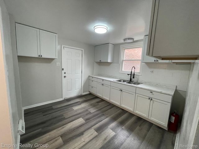 15330 Asbury Park, Detroit, MI 48227