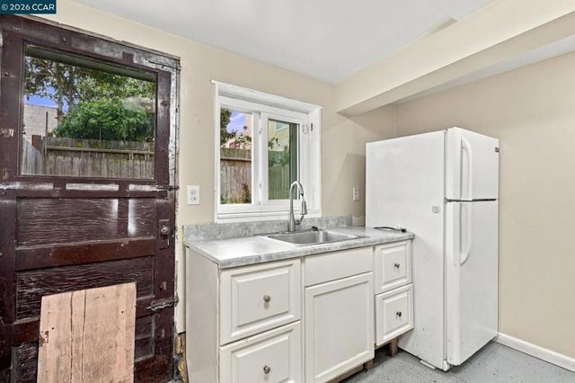 3223 San Jose Ave, Daly City, CA 94014