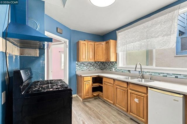 3223 San Jose Ave, Daly City, CA 94014
