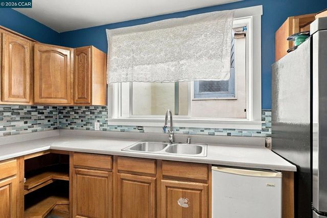 3223 San Jose Ave, Daly City, CA 94014