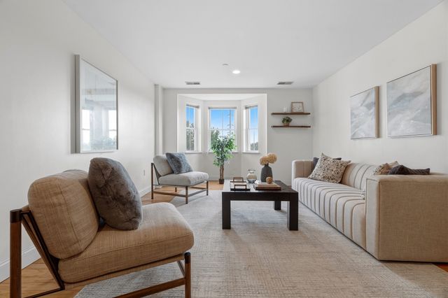 120 Wyllis Ave 310, Everett, MA 02149