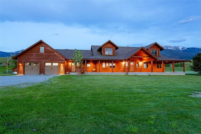 1986 E River Road, Livingston, MT 59047