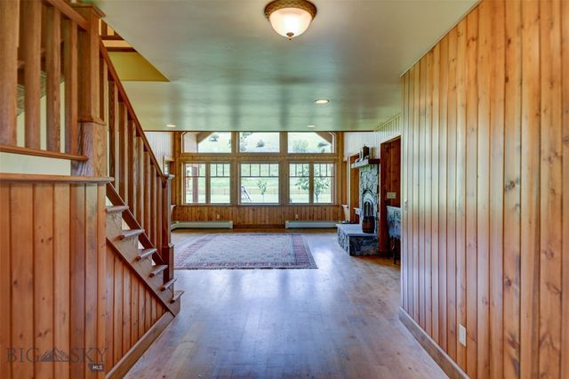 1986 E River Road, Livingston, MT 59047