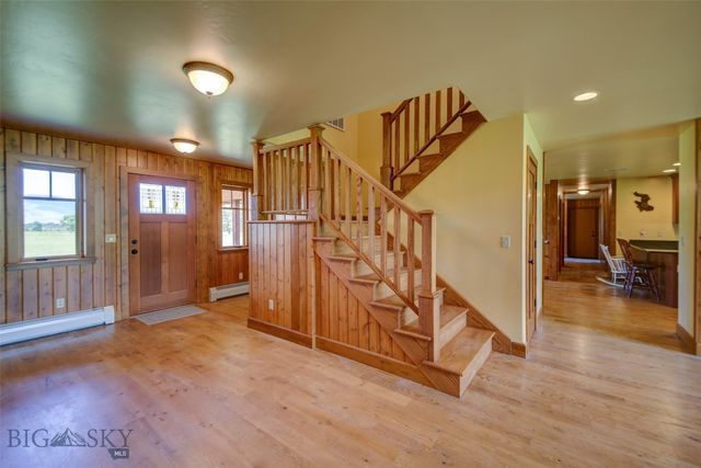 1986 E River Road, Livingston, MT 59047
