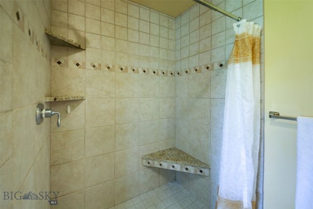 1986 E River Road, Livingston, MT 59047