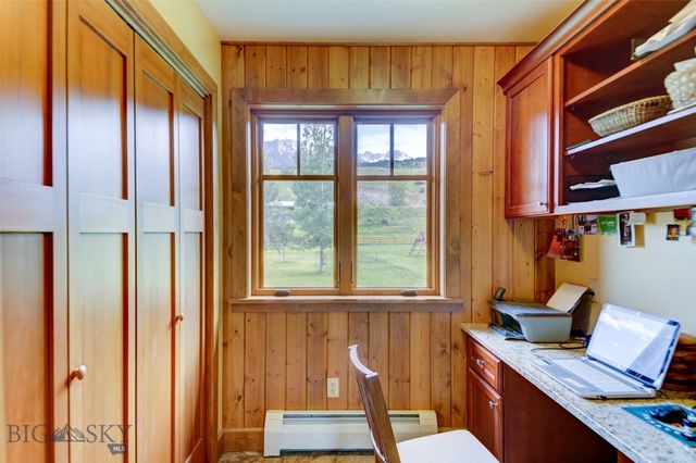 1986 E River Road, Livingston, MT 59047